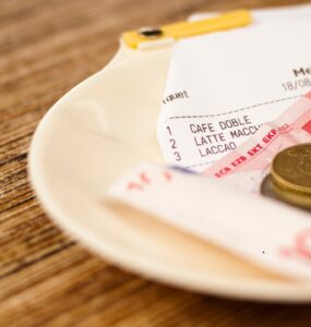 Чайові в Хорватії — скільки і кому залишати на відпочинку (EUR)