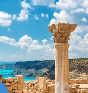 Скільки триває політ на Кіпр з Польщі?